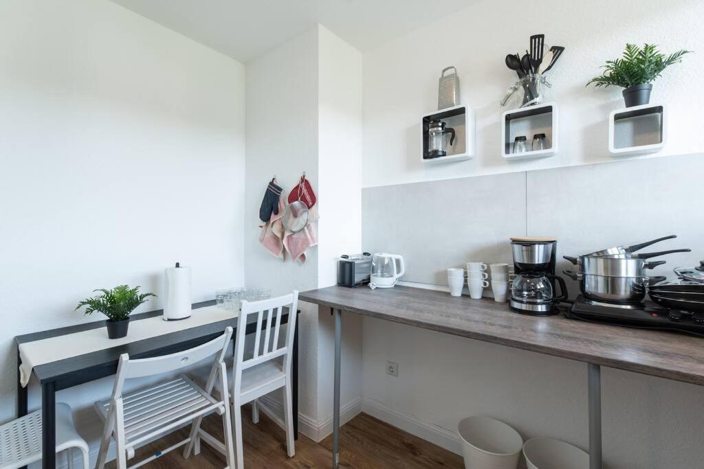 Nature Inspiration Apartment With Balcony & Grill Bbq In Duisburg Mitte Central Station 10 Mins & Big Tv With Photo Lights Esterno foto